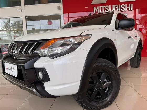 MITSUBISHI L200 TRITON 2.4 16V TURBO DIESEL OUTDOOR GLS CD 4X4 AUTOMÁTICO MITSUBISHI L200 TRITON 2.4 16V TURBO DIESEL OUTDOOR GLS CD 4X4 AUTOMÁTICO